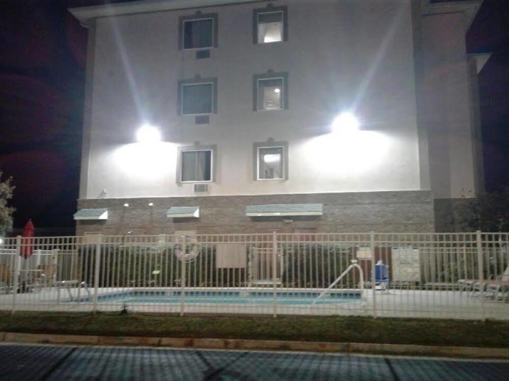 La Quinta Inn & Suites By Wyndham Augusta Fort Eisenhower Exterior foto